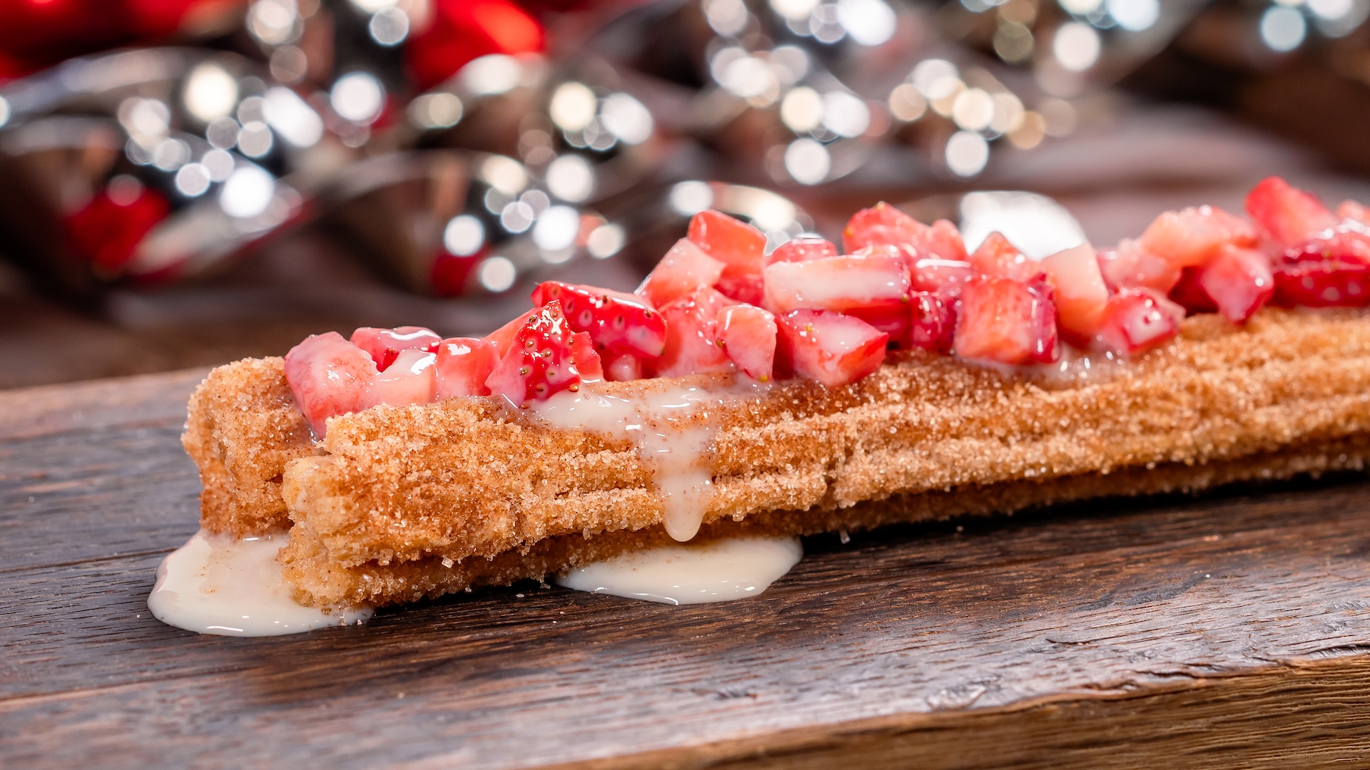 Festival of Holidays - Fresas con Crema Churro