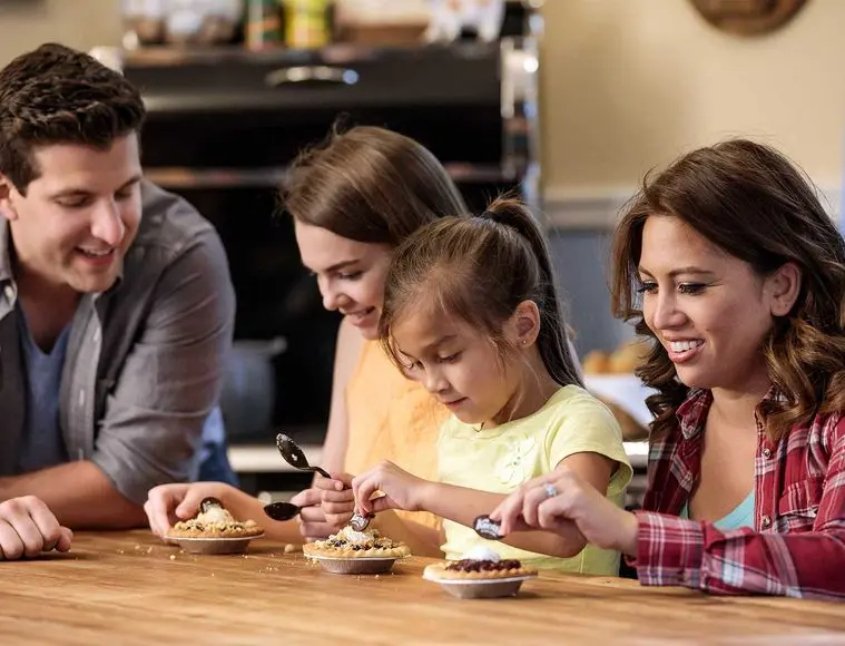 Knott's Boysenberry Festival 2026 Mrs. Knott's Cookie Decorating